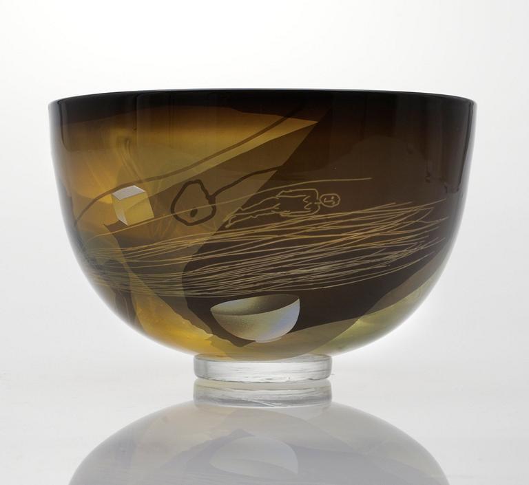 An Ann Wärff glass bowl, Stenhytta ca 1981.