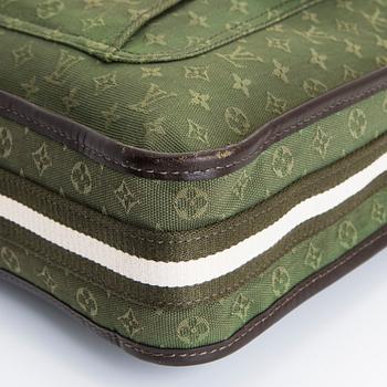 Louis Vuitton, a 'Monogram Mini Lin Mary Kate' bag.