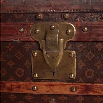 LOUIS VUITTON, a Monogram canvas trunk, late 19th/early 20th century.