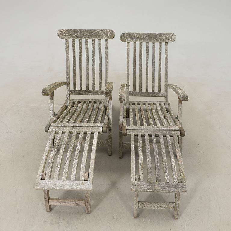 Deck chairs, a pair from the second half of the 20th century.