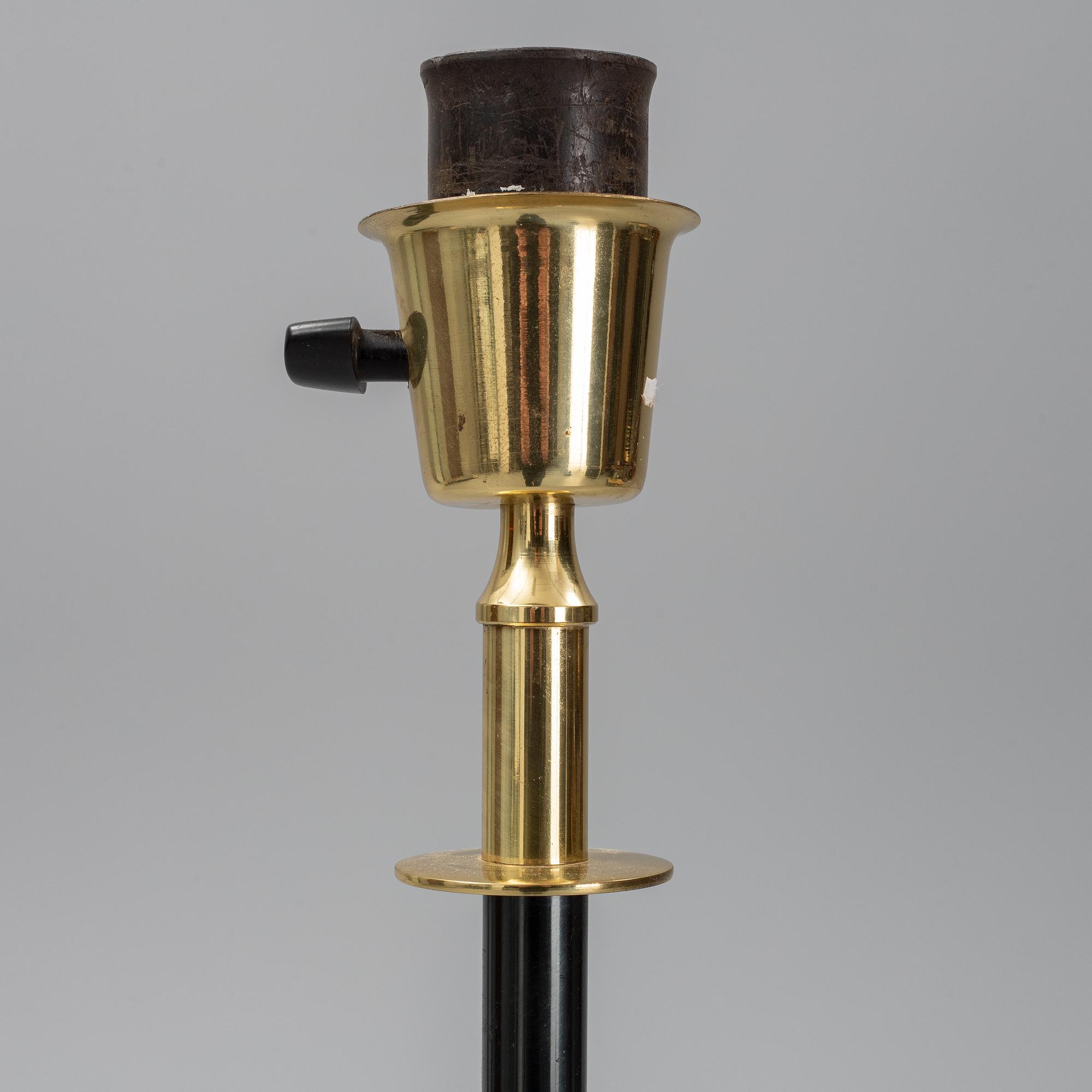 A late 20th Cenutry floor light.