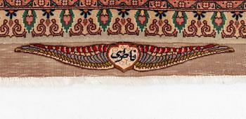A fine Tabriz carpet of 'Polonaise' design, c. 270 x 182 cm.