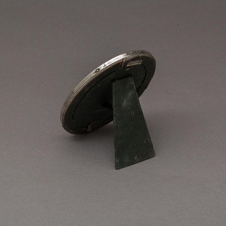 FOTOGRAFIRAM, Hanna Persson, Kristianstad, 1918, silver, totalvikt ca 92 g.