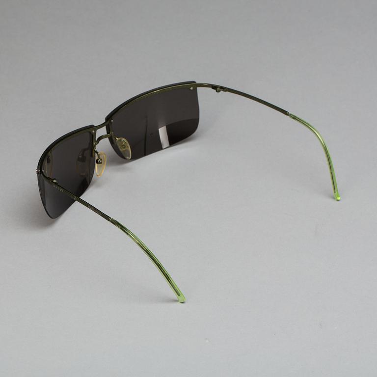SOLGLASÖGON, Gucci.