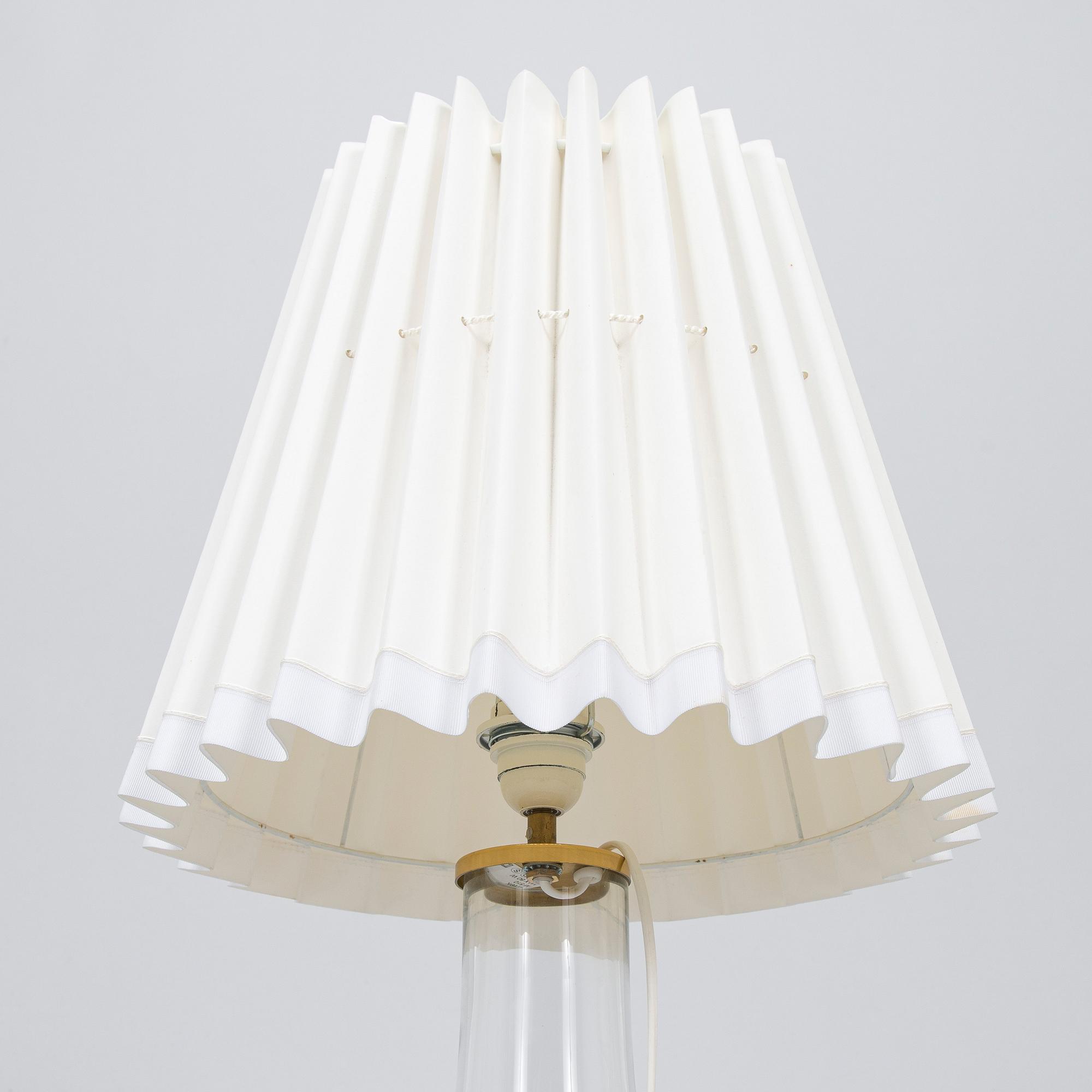 Maire Gullichsen, bordslampa, "M5 10", för Artek 1990-tal.