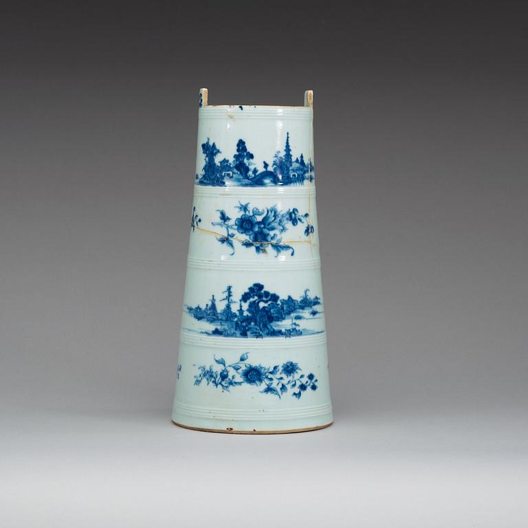 A large blue and white cannister, Qing dynasty, 18th Century.
