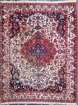 MATTA, orientalisk. Ca 354 X 277  cm.