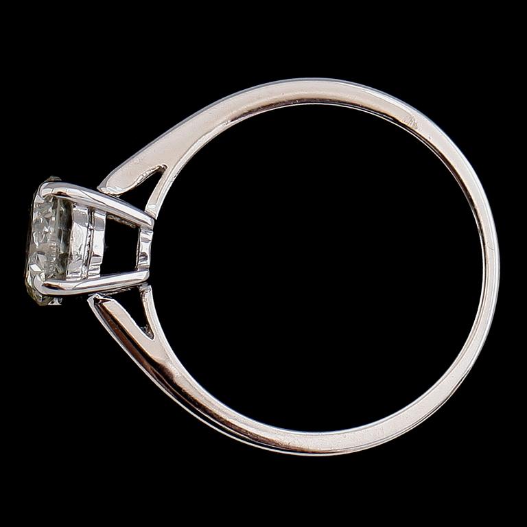 RING, 18 k vitguld, solitär briljantslipad diamant ca 1.29 ct.