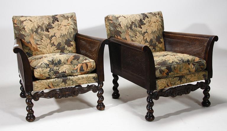 FÅTÖLJER, ett par, barockstil, 1920-tal.