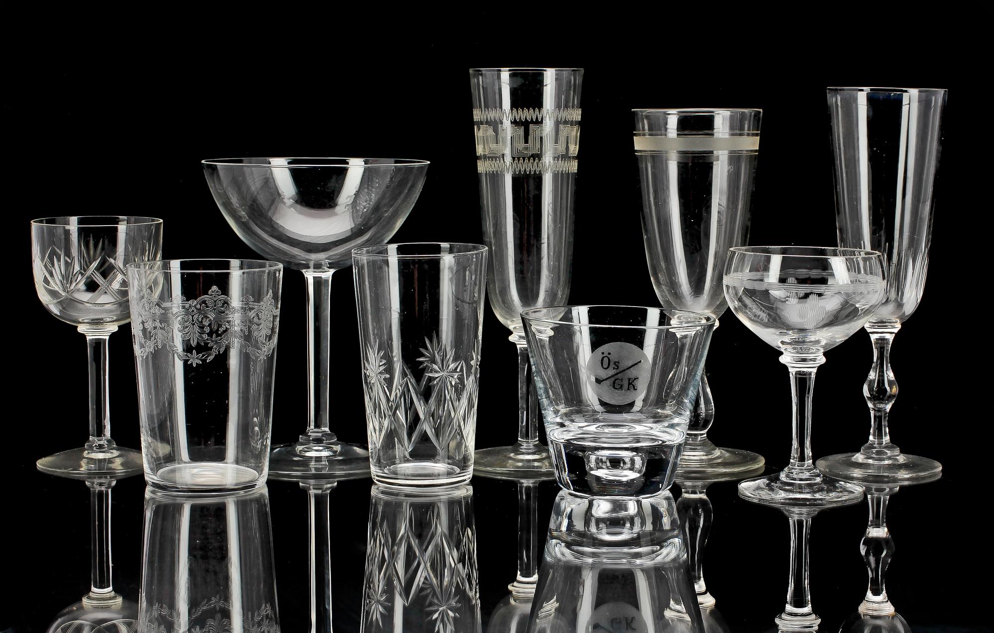 GLASSERVIS, 43 delar, olika modeller, 1900-tal.
