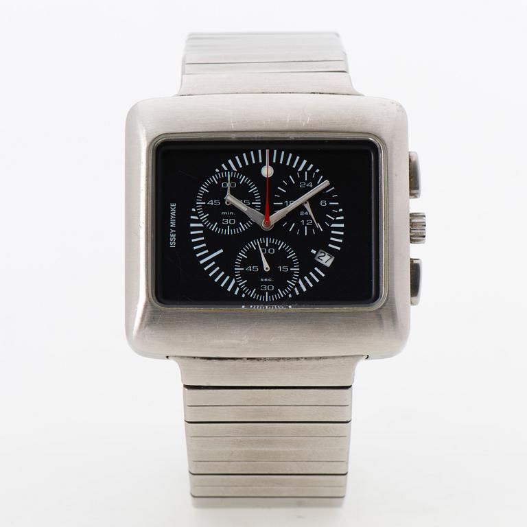 ISSEY MIYAKE, armbandsur 38 x 42 mm, design Harri Koskinen.