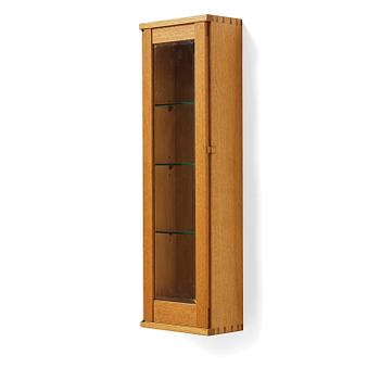 333. James Krenov, an oak or doussie showcase wall cabinet, executed in his own workshop, Bromma, Sweden.