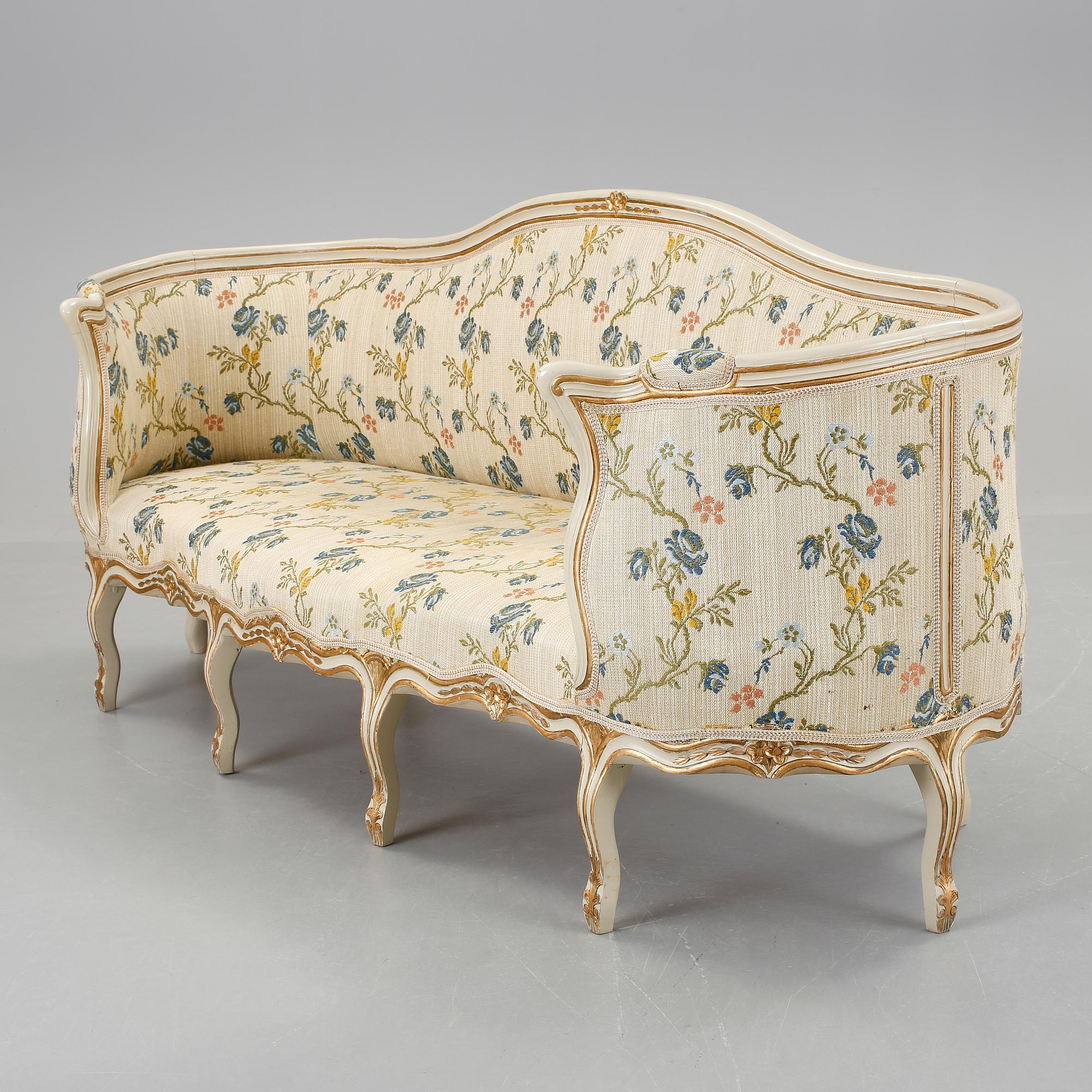 BADKARSSOFFA, rokokostil, 1900-talets första hälft.