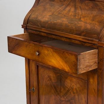 A washstand from the latter half of the 19th century, probably England.