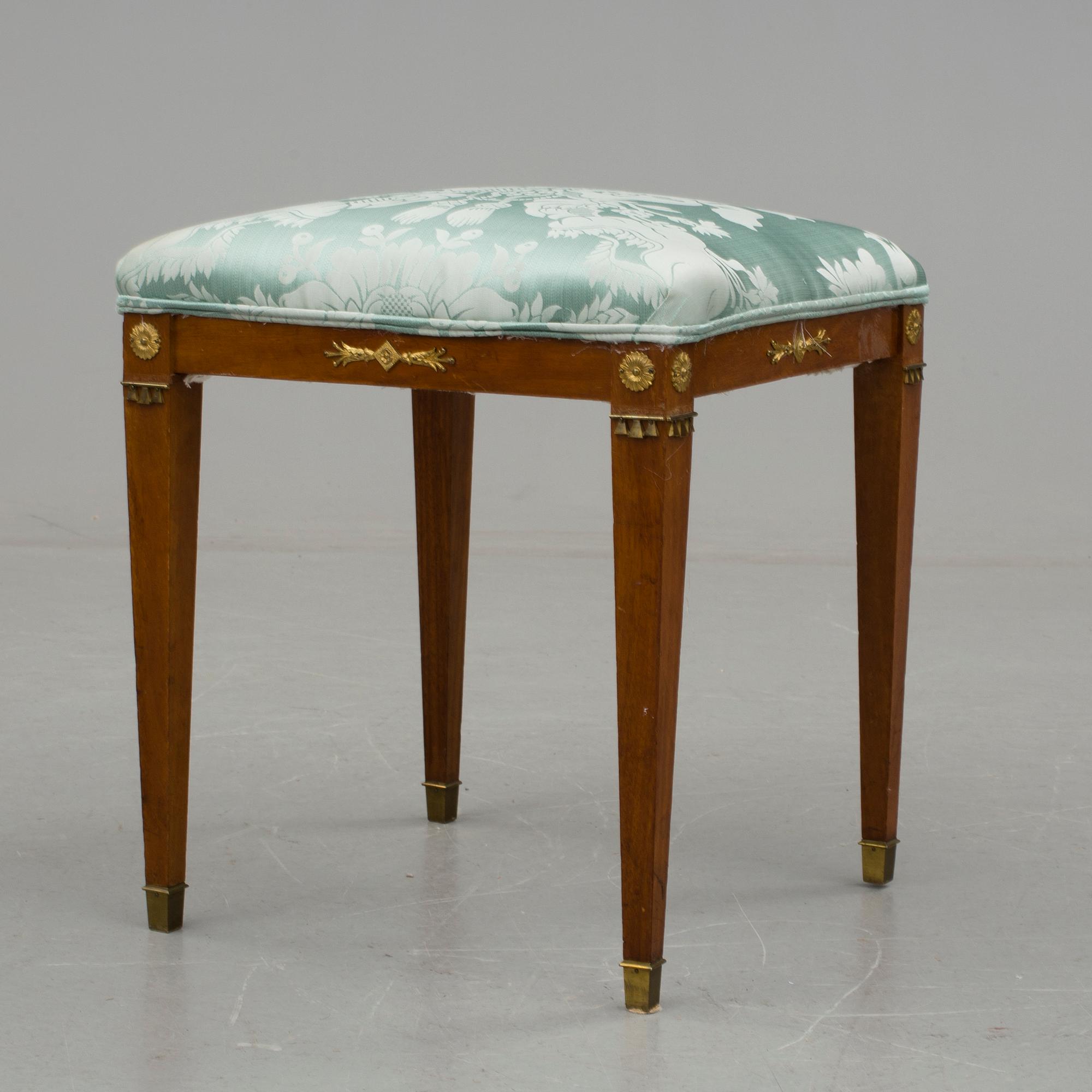 TABURETT, gustaviansk-stil, 1900-tal.