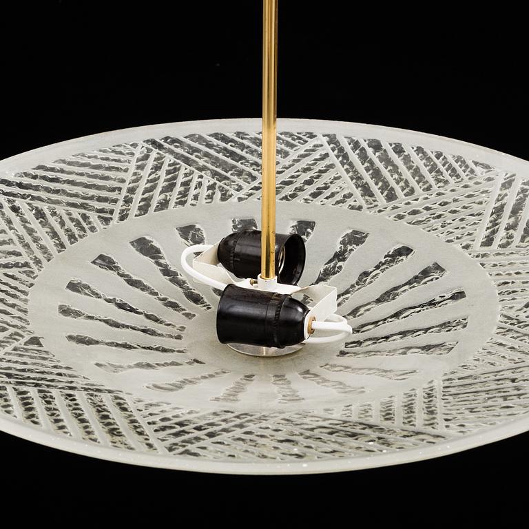 A 1940s / 50s ceiling light. Height ca 40 cm.