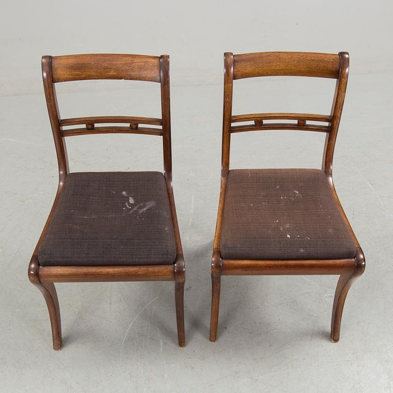 MATSALSSTOLAR, 8 st engelsk stil, 1900-talets mitt.