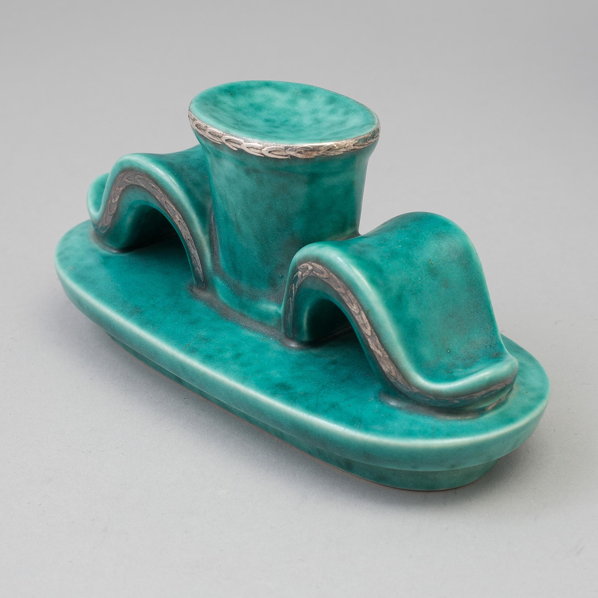 WILHELM KÅGE, an 'Argenta' stoneware  lidded vase from Gustavsberg, 1948.