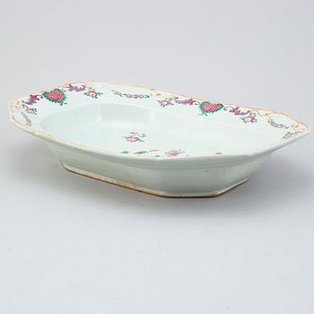 A famille rose tureen stand, Qing dynasty, Qianlong (1736-95).