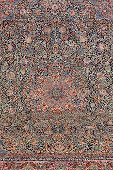 A CARPET Kerman, ca 500 x 356 cm.