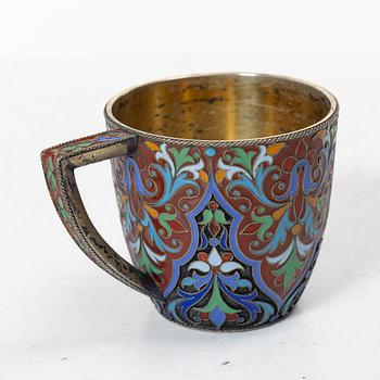 Vodkakopp, silver och emalj, Gratschew, St. Petersburg, Ryssland, sent 1800-tal.