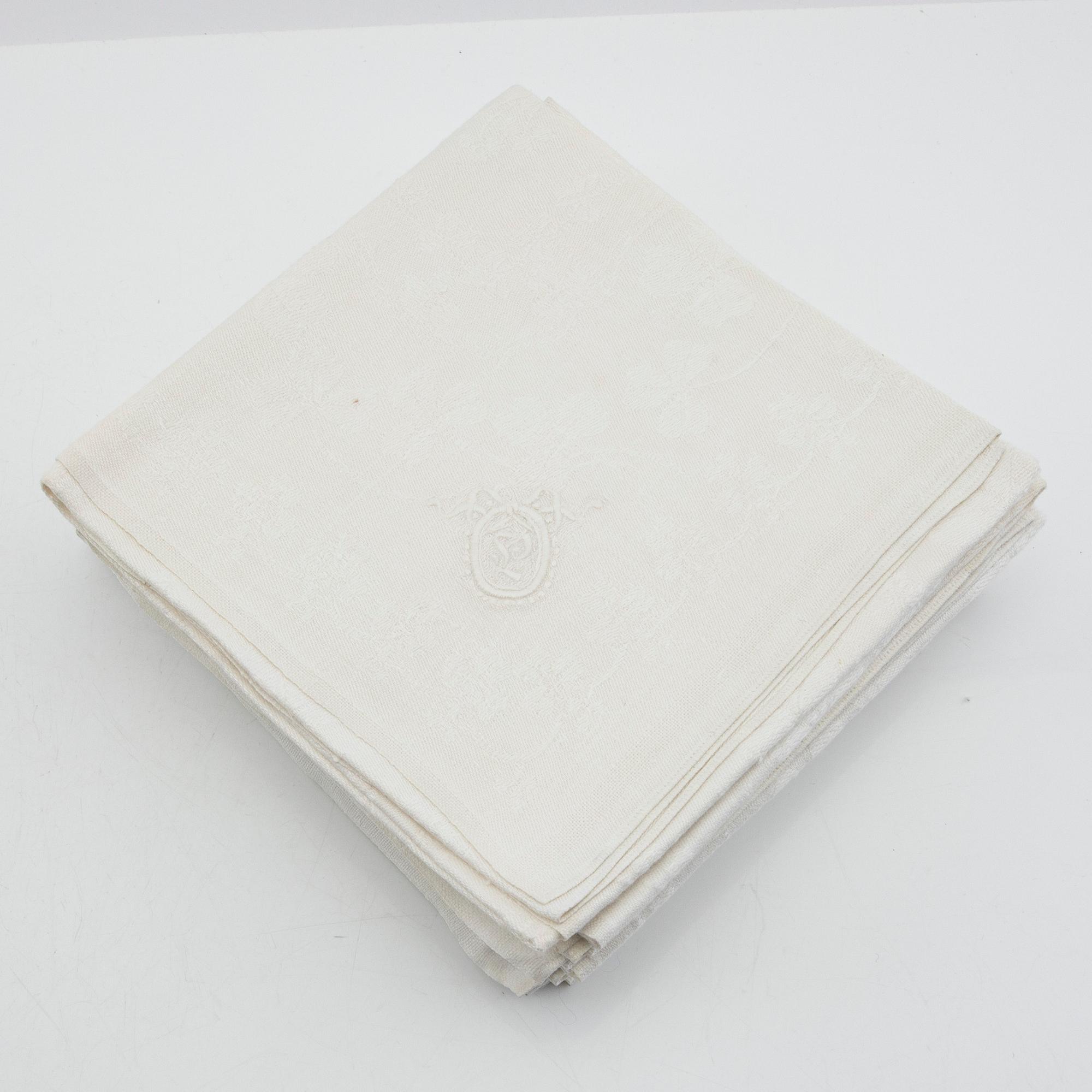 Napkins a total of 73 pcs damask various patterns first half of the 20th century.