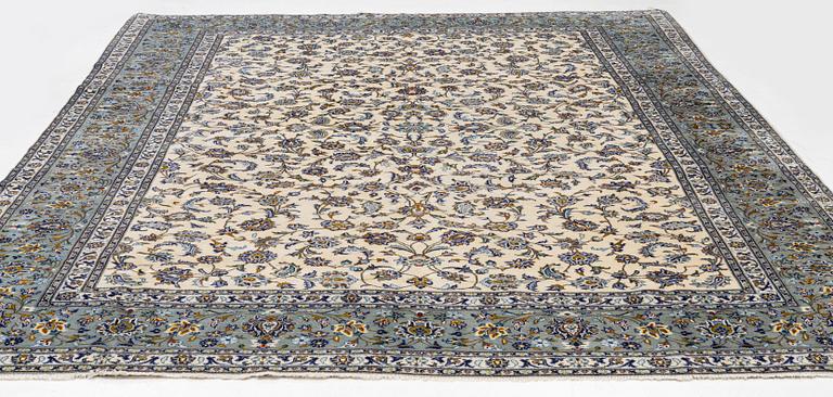 A carpet, Keshan, approx. 390 x 300 cm.