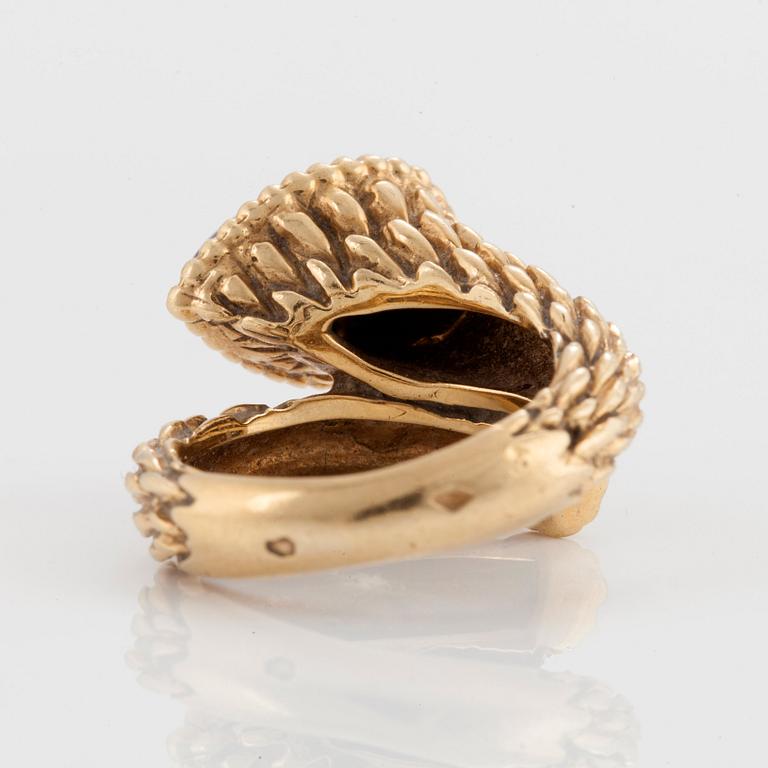 BOUCHERON.
