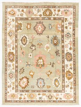 Matta, Sultanabad/Ushak design, signerad Halil, ca 389 x 295 cm.