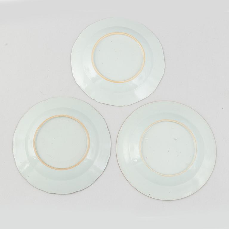 A set of seven Chinese export porcelain plats, Qing Dynasty, Qianlong (1736-95).