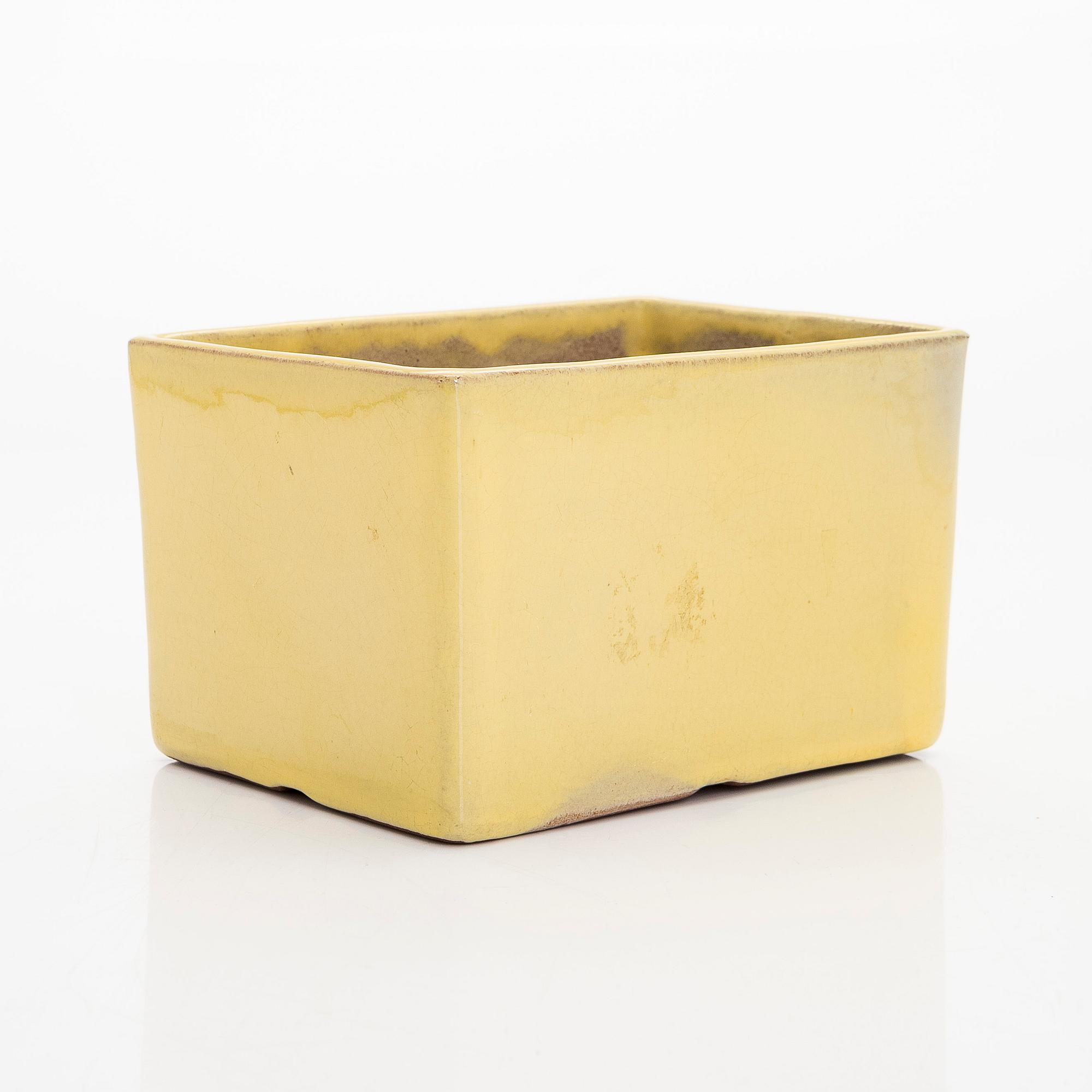 Marita Lybeck, a ceramic flower pot, model 901 , signed ML KERA.