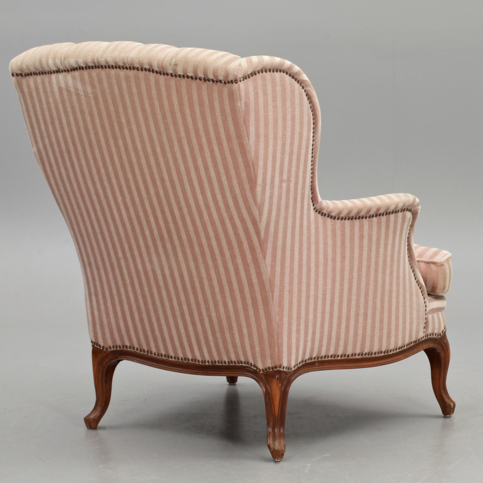 ÖRONLAPPSFÅTÖLJ, 1900-tal.