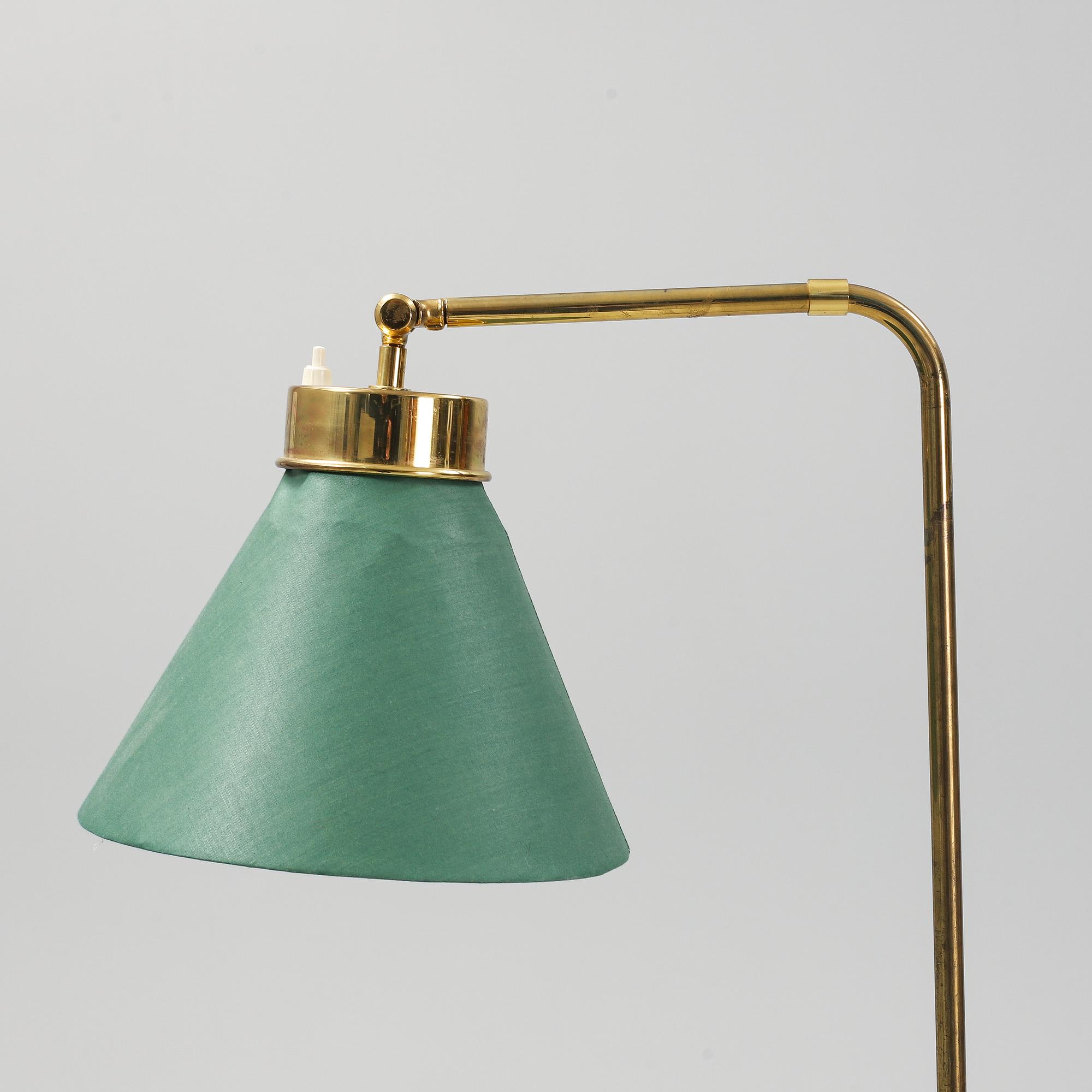 Josef Frank, golvlampa, modell 1842, Firma Svenskt Tenn, modellen formgiven 1932.