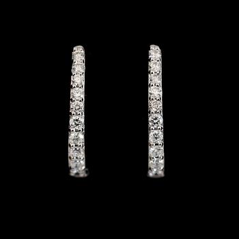 ÖRHÄNGEN, 1 par, 18K vitguld, diamanter tot ca 0.15 ct.