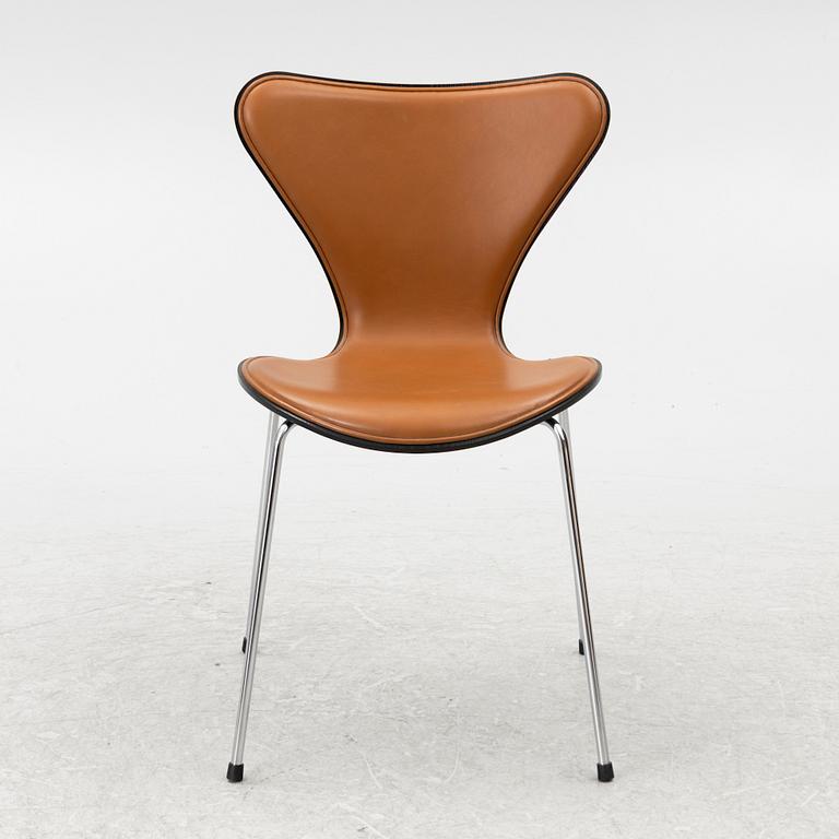Arne Jacobsen, A 'Sjuan' chair, Fritz Hansen, Denmark, contemporary production.