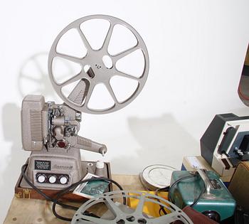 FILMPROJEKTOR, FILMKAMERA SAMT TILLBEHÖR.