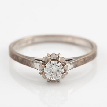 Ring, 18K vitguld med briljantslipad diamant 0.30 ct enligt gravyr.