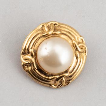 Chanel, a pair of earrings.