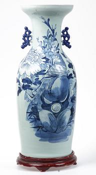 GOLVURNA, porslin, Kina, 1800-tal.