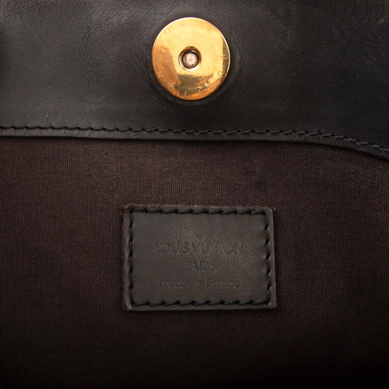 Louis Vuitton,.