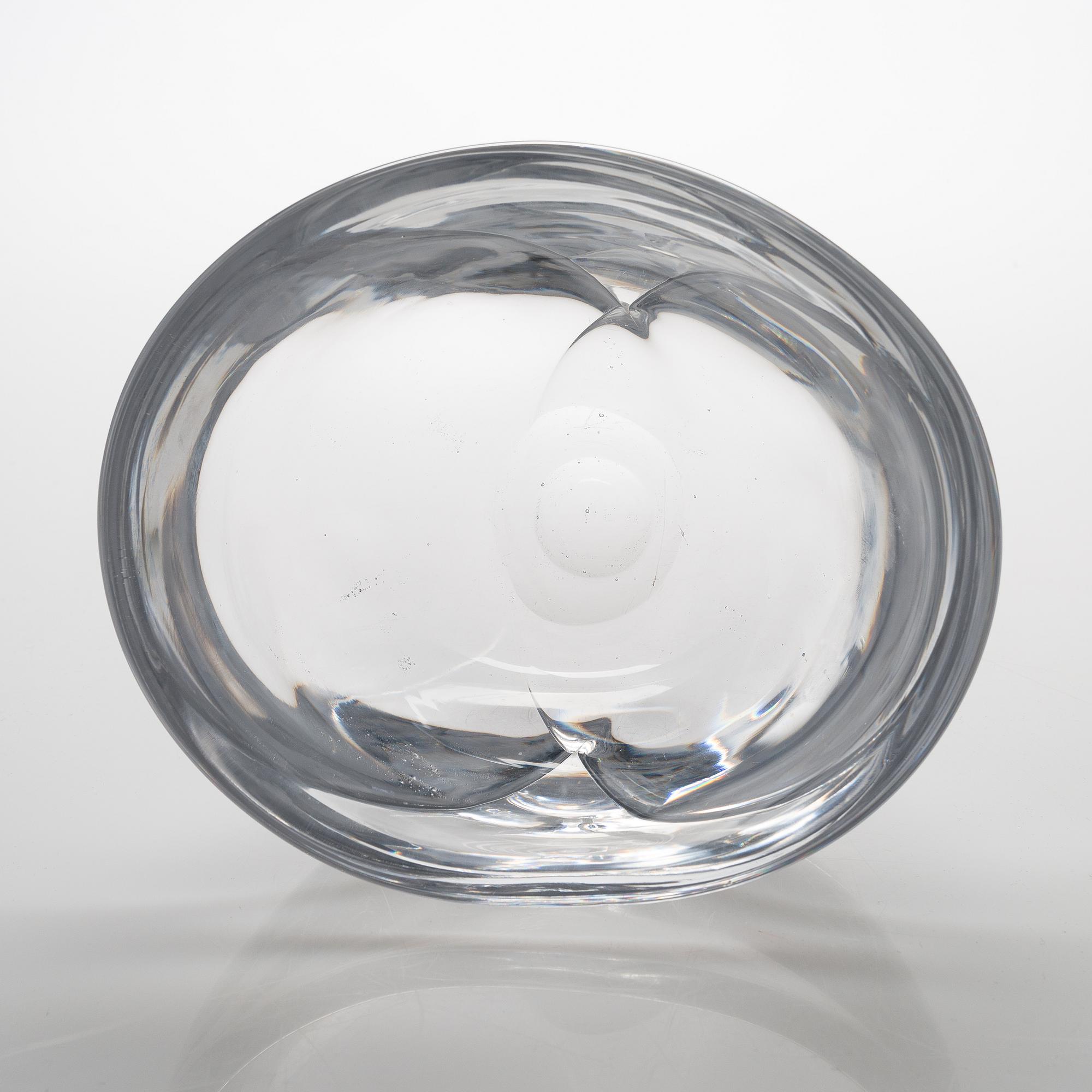 Nanny Still, an art glass signed Nanny Still Riihimäen Lasi OY.