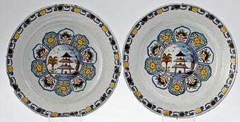 FAT, 2 st, fajans, troligen 1700-tal.