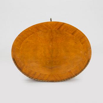 Sidobord/ lampbord, 1900-talets början.