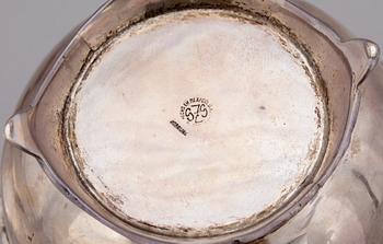 PARTI SILVER, 3 delar, bla Christian Hammer, Stockholm, 1800-1900-tal. Totalvikt ca 1000 gram.