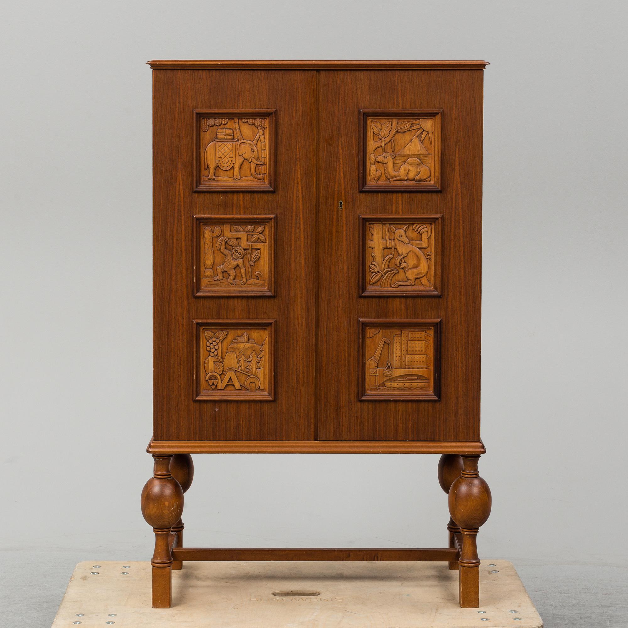 EUGEN HÖGLUND, skåp, Vetlanda, 1900-talets mitt.