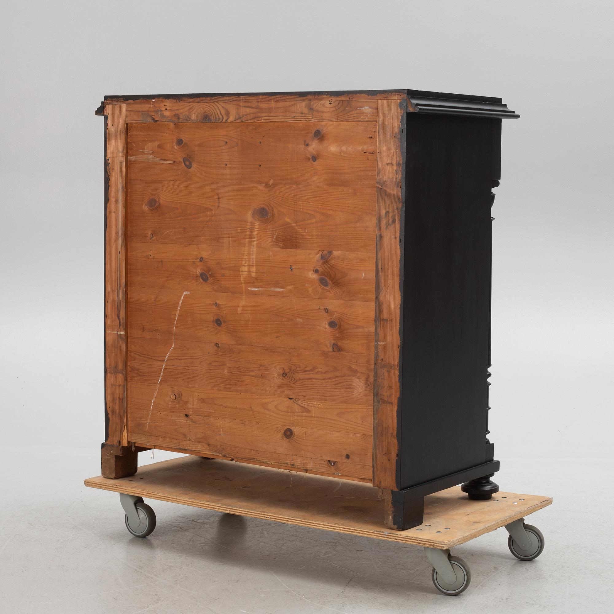 Sideboard/skänk omkring 1900.