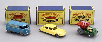 LEKSAKSBILAR, 9 st, matchbox i låda, Lesney, England, 1900-tal.