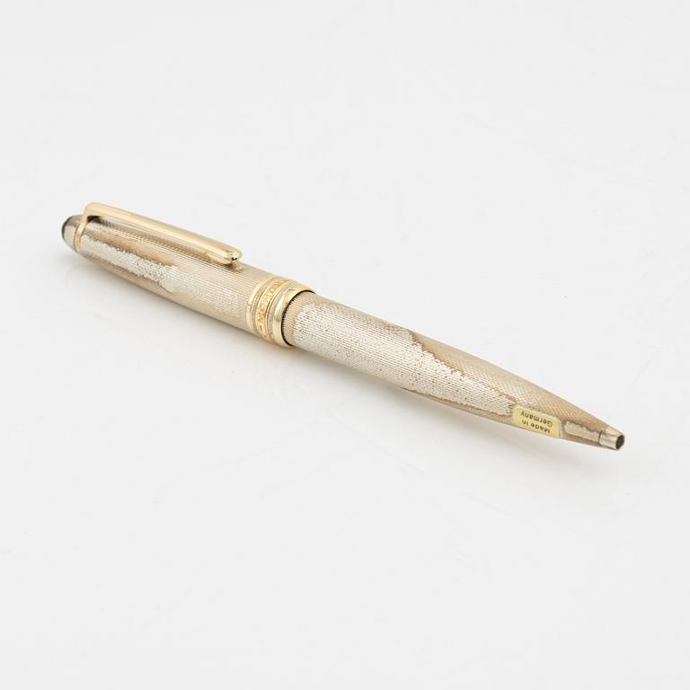 Montblanc, a 'Meisterstück Solitaire' ball point pen.