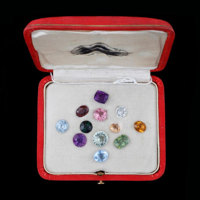 ÄDELSTENAR OCH SIMILISTENAR, ca92st, bla turmaliner, ametister, spinell och akvamarin, oinfattade.