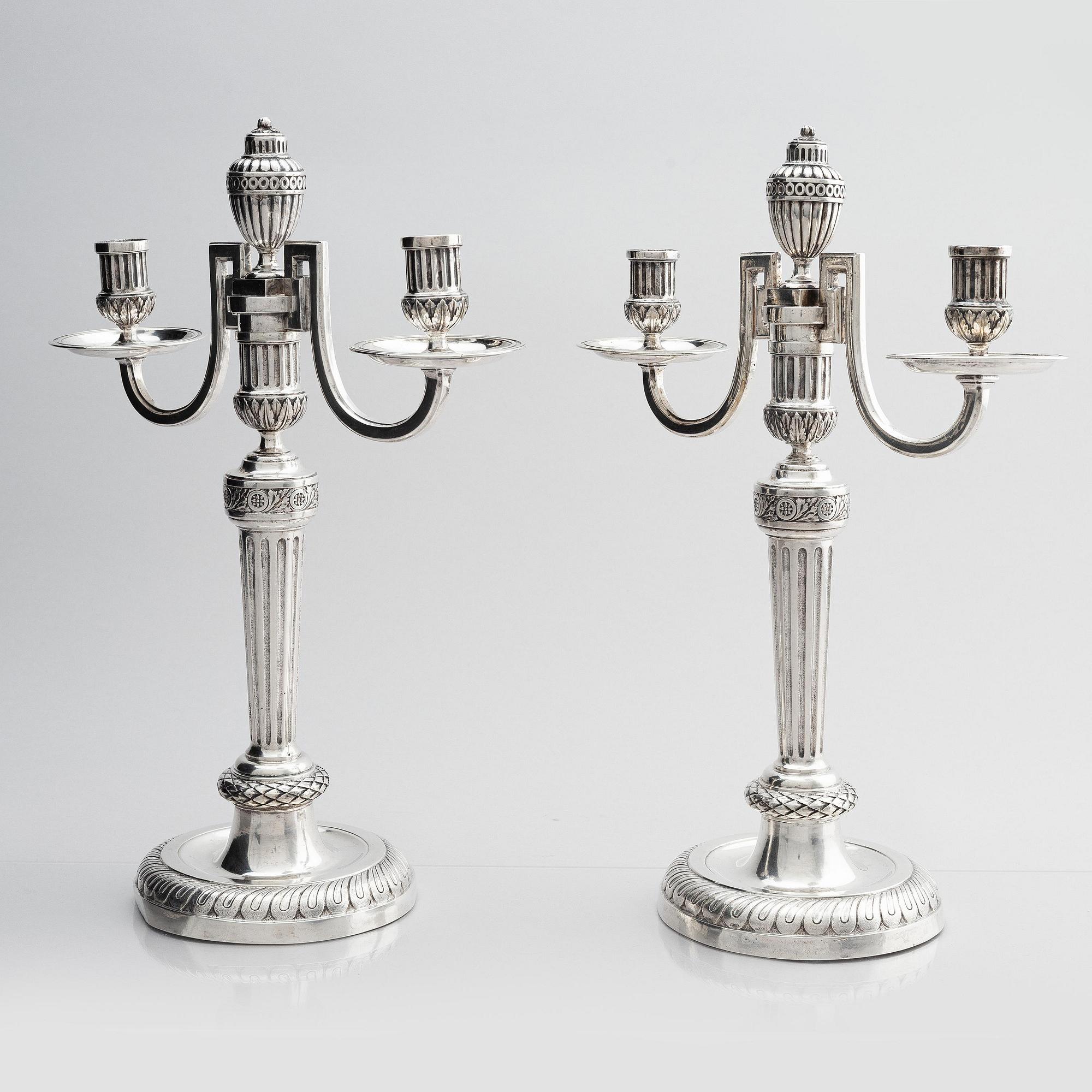 Kungliga kandelabrar, ett par, för två ljus, silver, Österrike, lgnaz Joseph Würth, Wien 1779, Louis XVI.